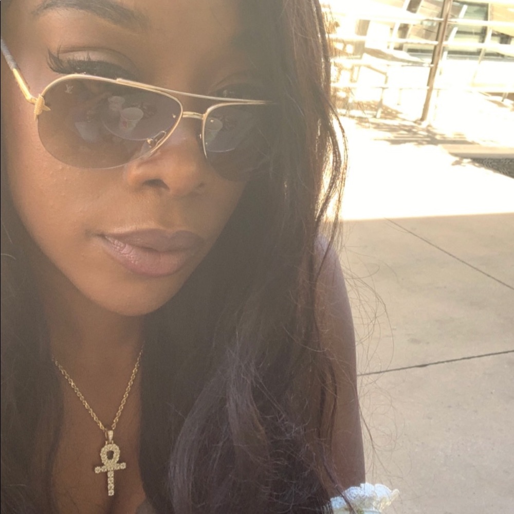 Meet your Posher, Latisha